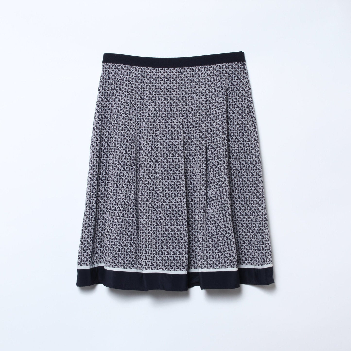 【L】MONOGRAM NEWYORKER タックスカート