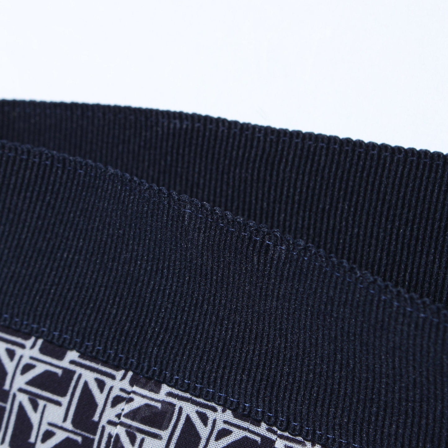 【L】MONOGRAM NEWYORKER タックスカート