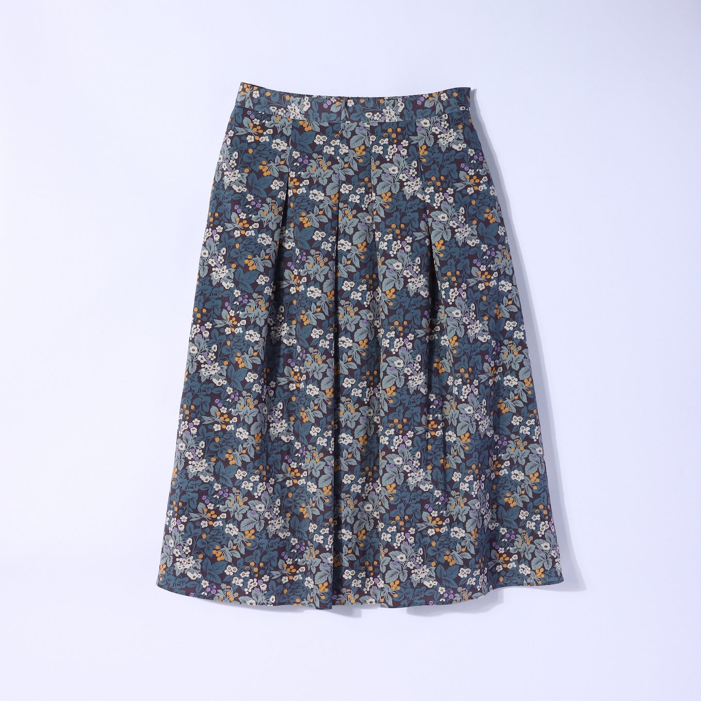 リバティ ウインドルシャムグローブ タックフレアスカート